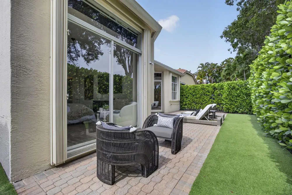 9469 Via Elegante Wellington, FL 33411