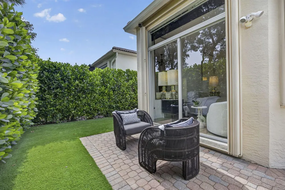 9469 Via Elegante Wellington, FL 33411