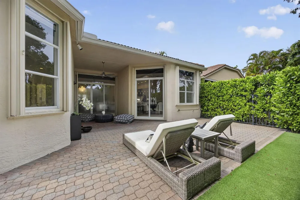 9469 Via Elegante Wellington, FL 33411