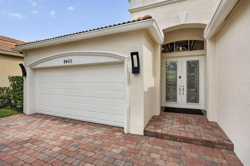 9469 Via Elegante Wellington, FL 33411