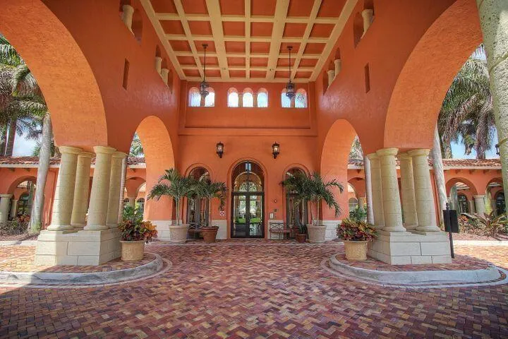 9469 Via Elegante Wellington, FL 33411
