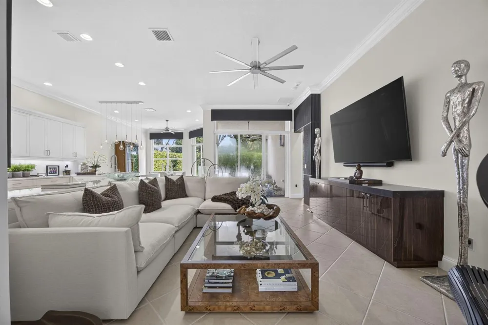 9469 Via Elegante Wellington, FL 33411