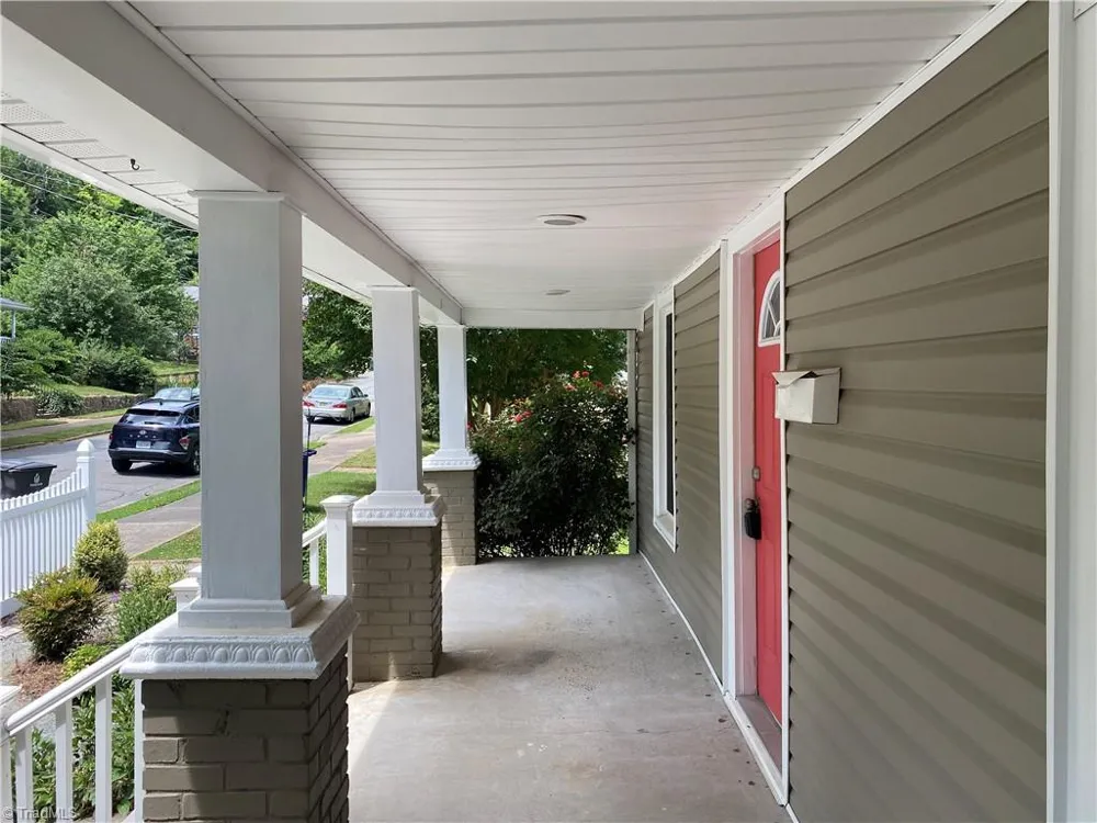 203 Shawnee Street Winston-Salem, NC 27127