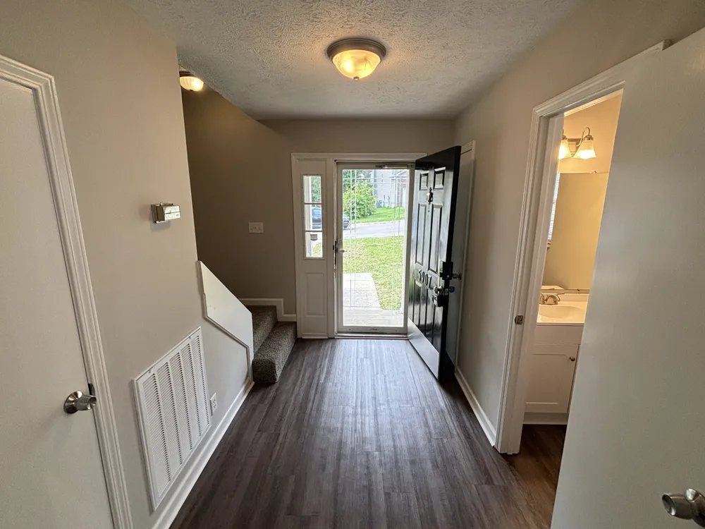 5907 Colchester Dr Hermitage, TN 37076