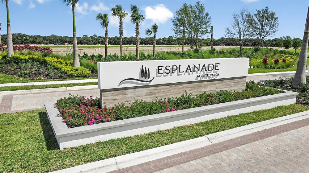 7391 MOONBEAM AVENUE Sarasota, FL 34241
