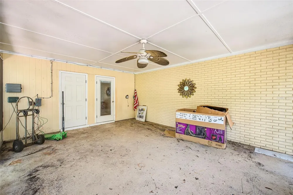 303 SAINT AUGUSTINE AVENUE Temple Terrace, FL 33617