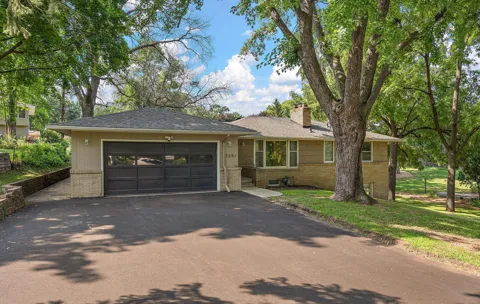1351 Hillcrest Drive NE