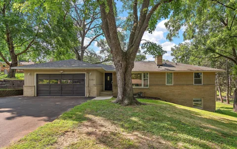 1351 Hillcrest Drive NE