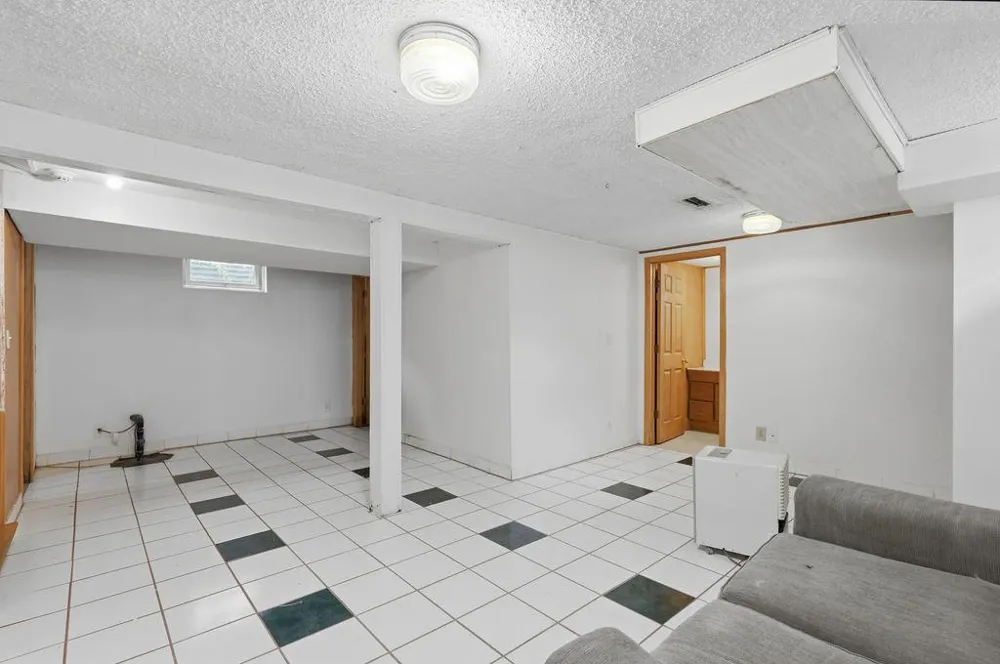 961 37th Avenue NE Columbia Heights, MN 55421