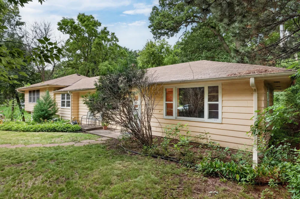 5690 Echo Excelsior, MN 55331
