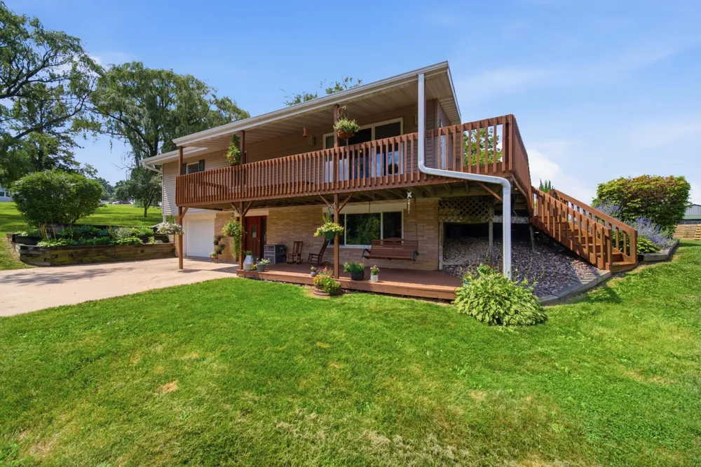 1015 Ridge Road S Preston, MN 55965