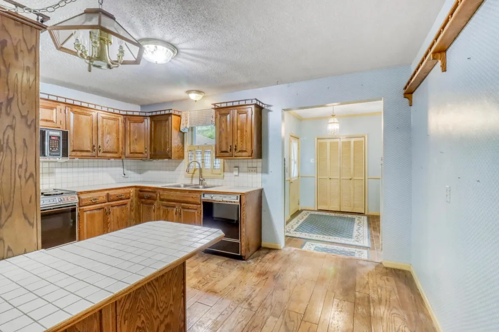 1510 Lynn Avenue Detroit Lakes, MN 56501