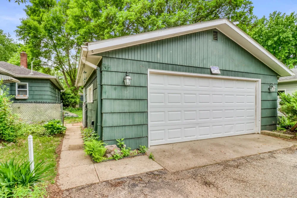 1510 Lynn Avenue Detroit Lakes, MN 56501