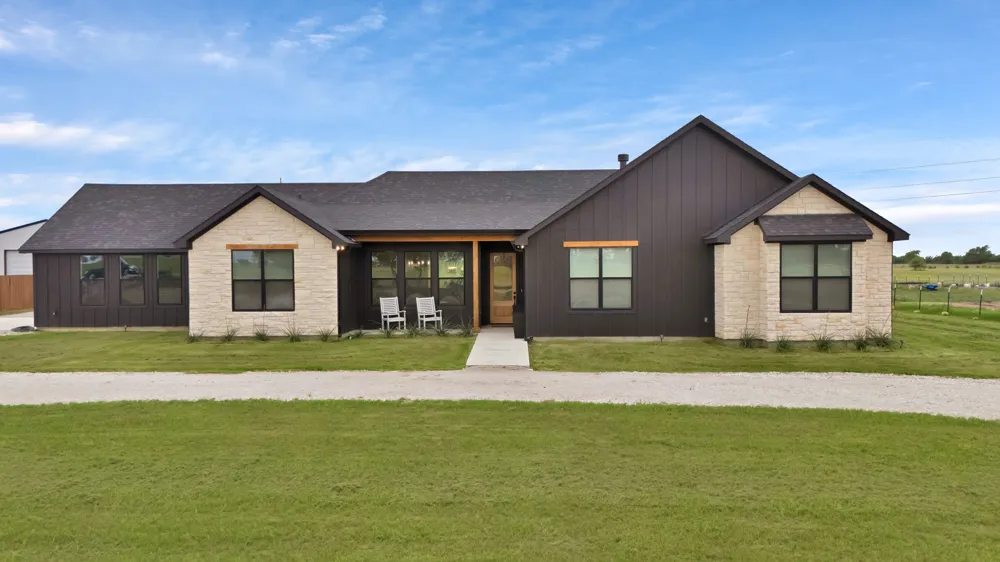 664 County Road 379 Decatur, TX 76234