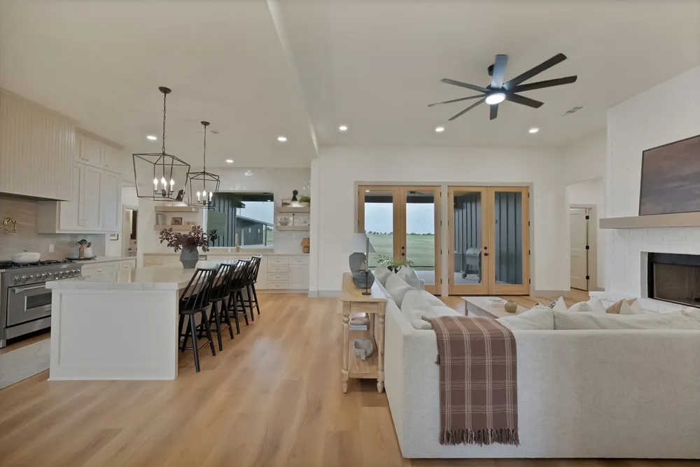664 County Road 379 Decatur, TX 76234