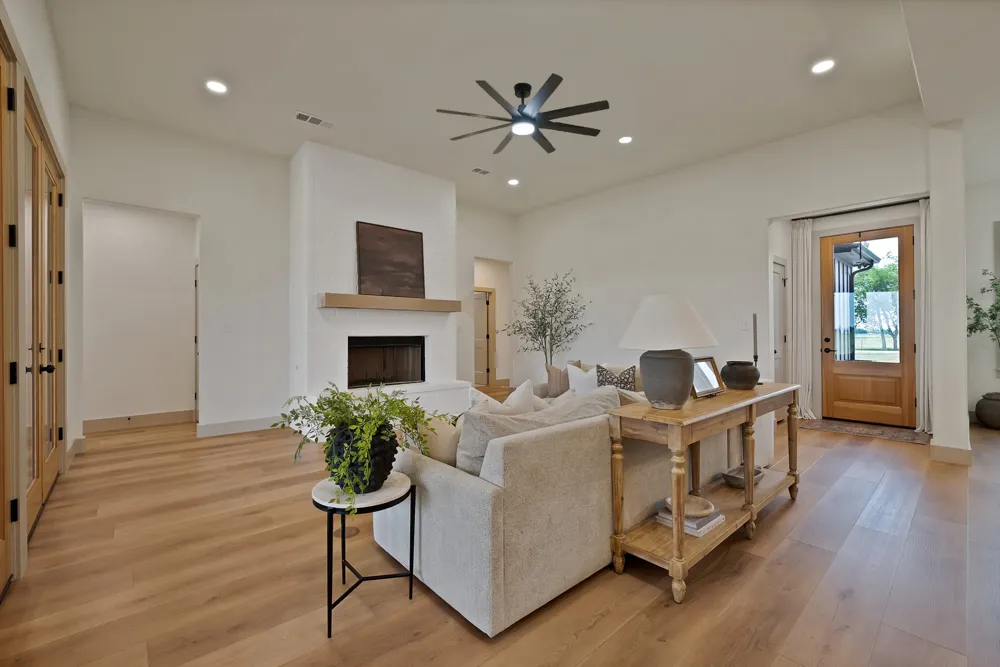 664 County Road 379 Decatur, TX 76234