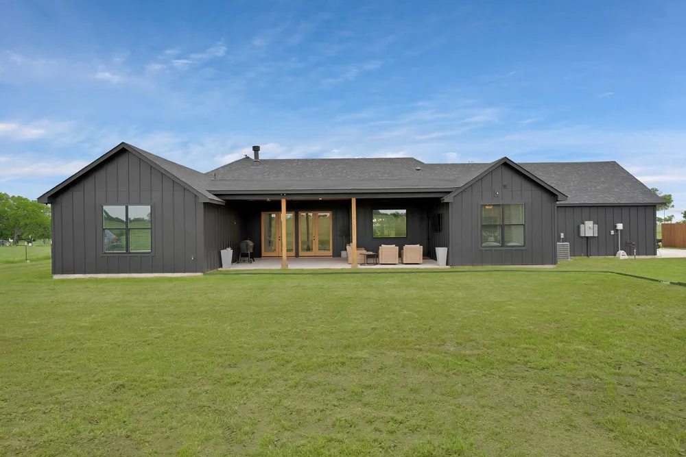 664 County Road 379 Decatur, TX 76234
