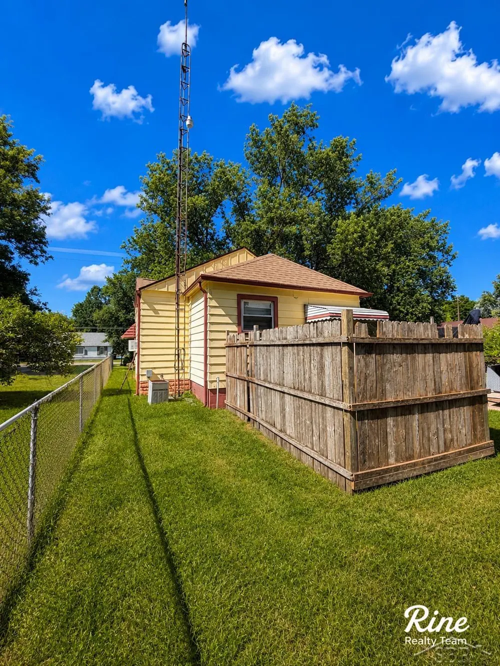 3204 E Hemphill Road Burton City, MI 48529
