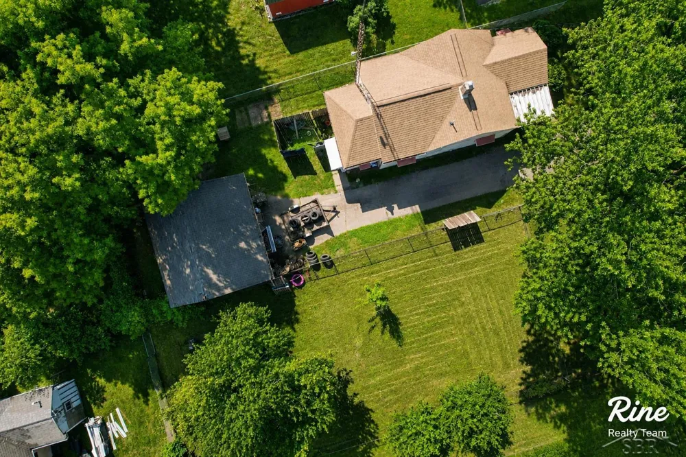 3204 E Hemphill Road Burton City, MI 48529