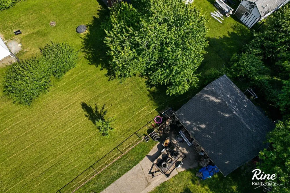 3204 E Hemphill Road Burton City, MI 48529
