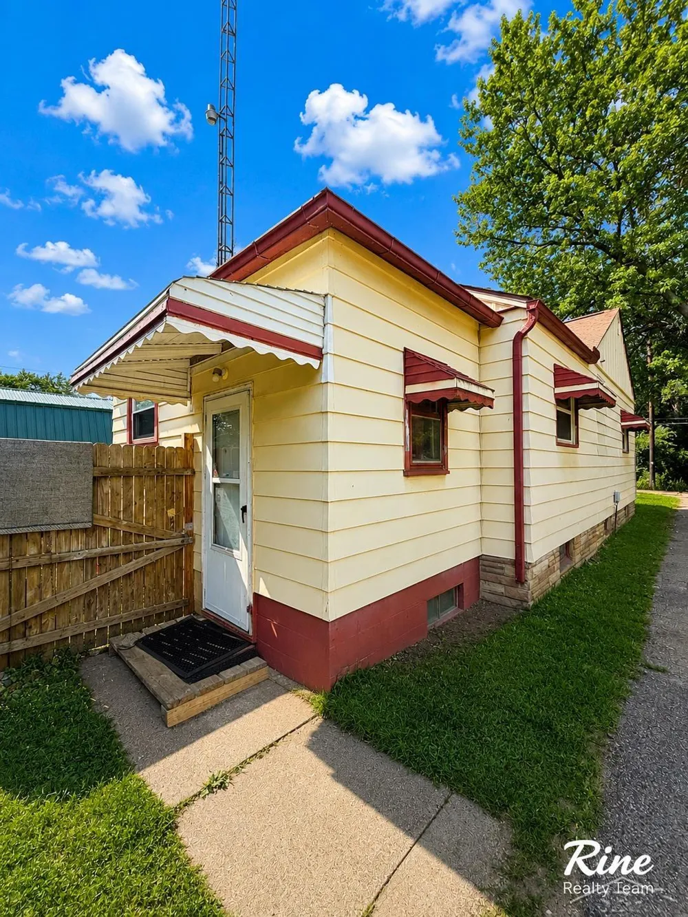 3204 E Hemphill Road Burton City, MI 48529
