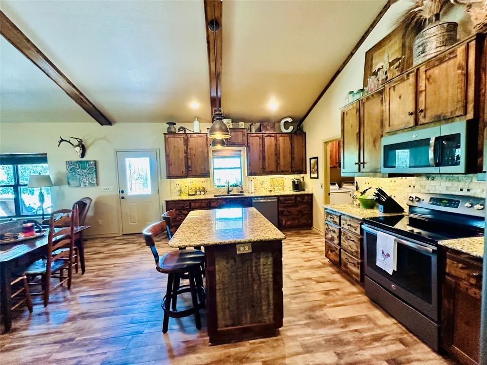2017 CR 188 Cross Plains, TX 76443
