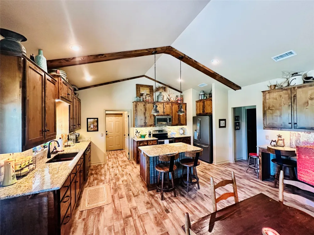 2017 CR 188 Cross Plains, TX 76443
