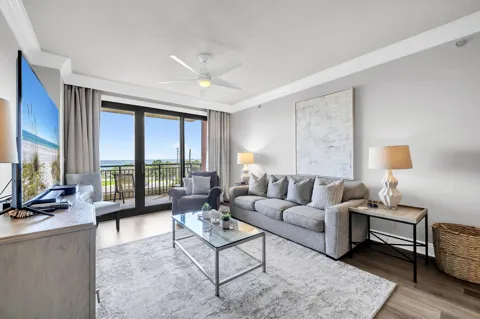 10 Harbor Boulevard #W128
