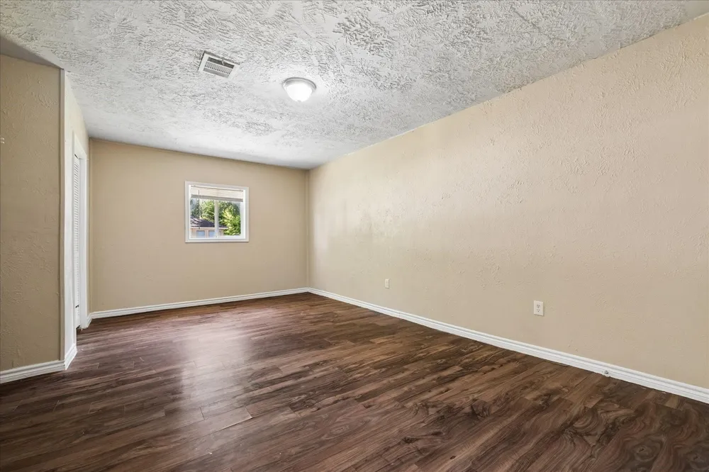 2405 Pomona Drive Houston, TX 77506
