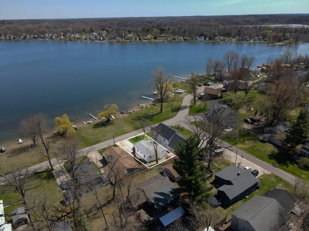 252 Evans Trail Tipton, MI 49287