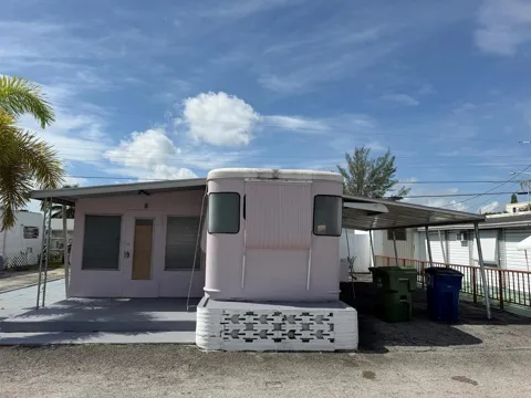 821 SW 1ST COURT