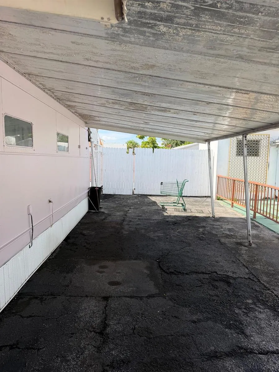 821 SW 1ST COURT Hallandale Beach, FL 33009