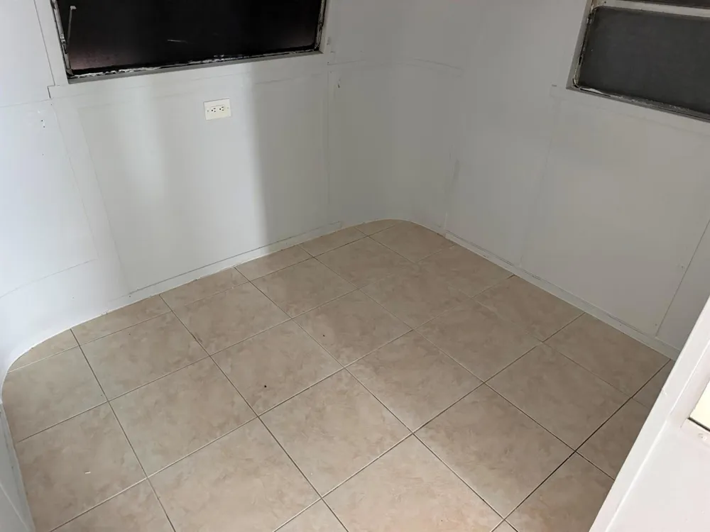 821 SW 1ST COURT Hallandale Beach, FL 33009