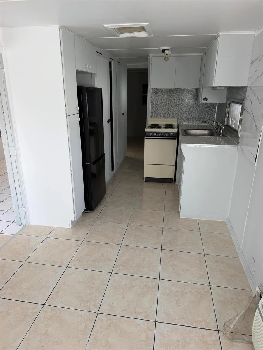 821 SW 1ST COURT Hallandale Beach, FL 33009