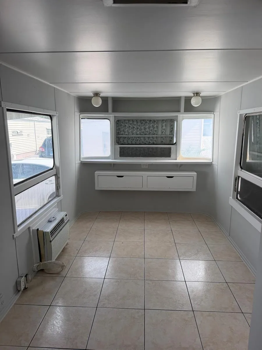 821 SW 1ST COURT Hallandale Beach, FL 33009