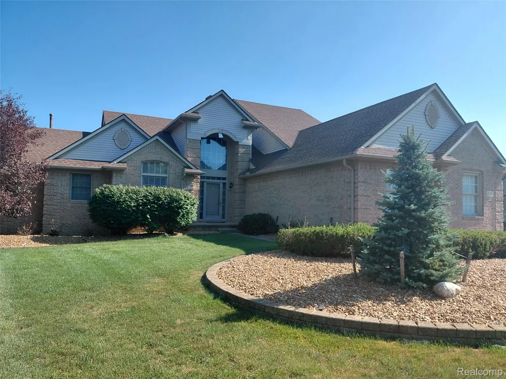 47752 River Woods Drive Canton Charter Township, MI 48188