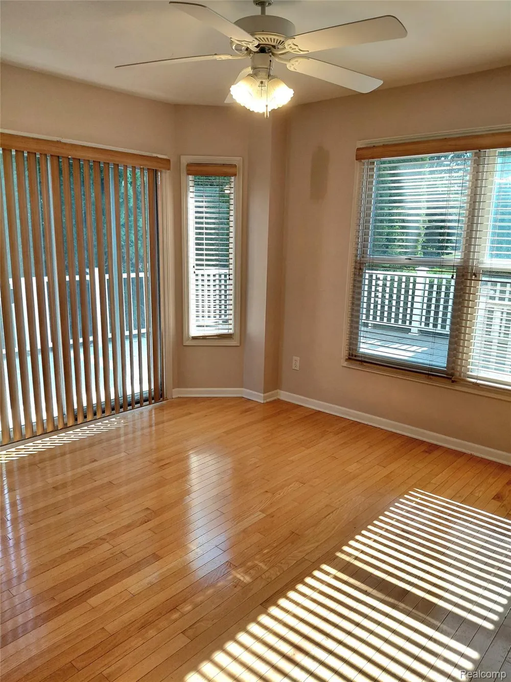 47752 River Woods Drive Canton Charter Township, MI 48188