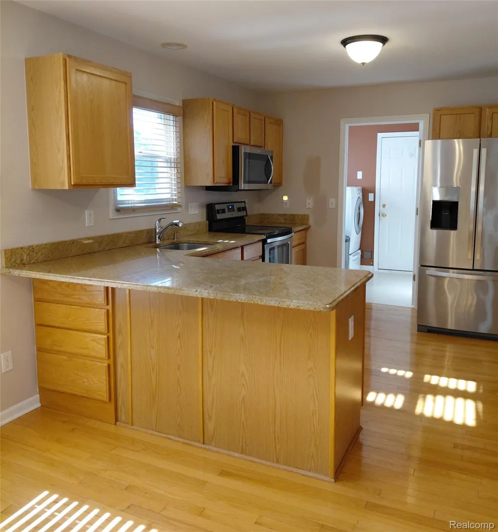 47752 River Woods Drive Canton Charter Township, MI 48188