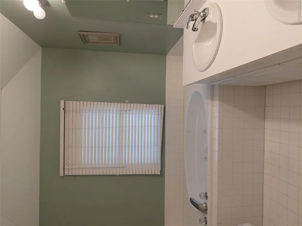 47752 River Woods Drive Canton Charter Township, MI 48188