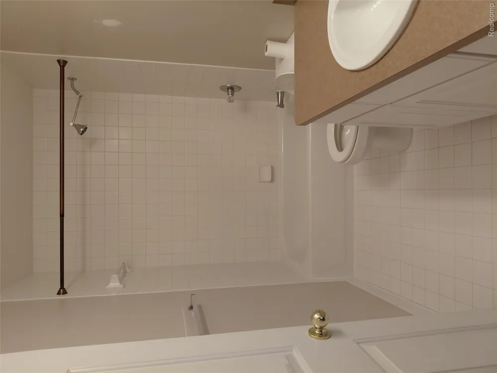 47752 River Woods Drive Canton Charter Township, MI 48188
