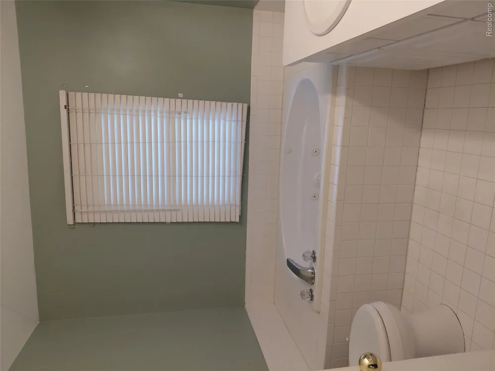 47752 River Woods Drive Canton Charter Township, MI 48188