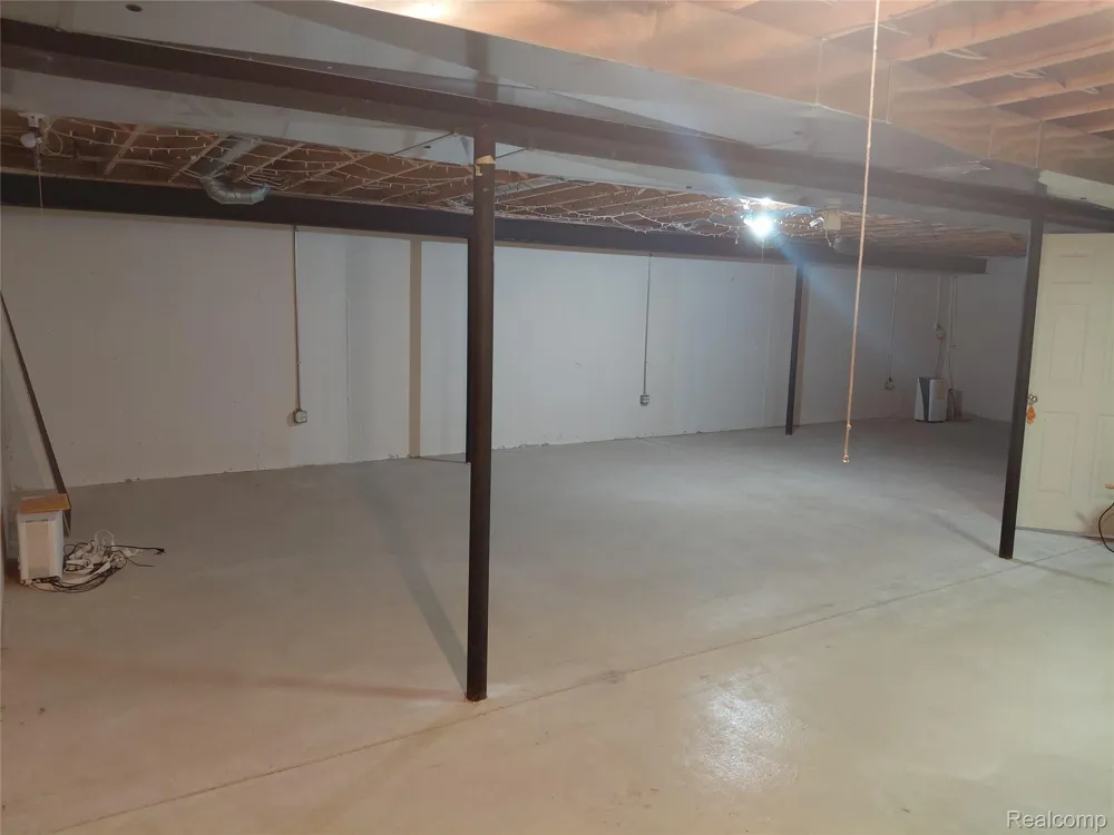 47752 River Woods Drive Canton Charter Township, MI 48188