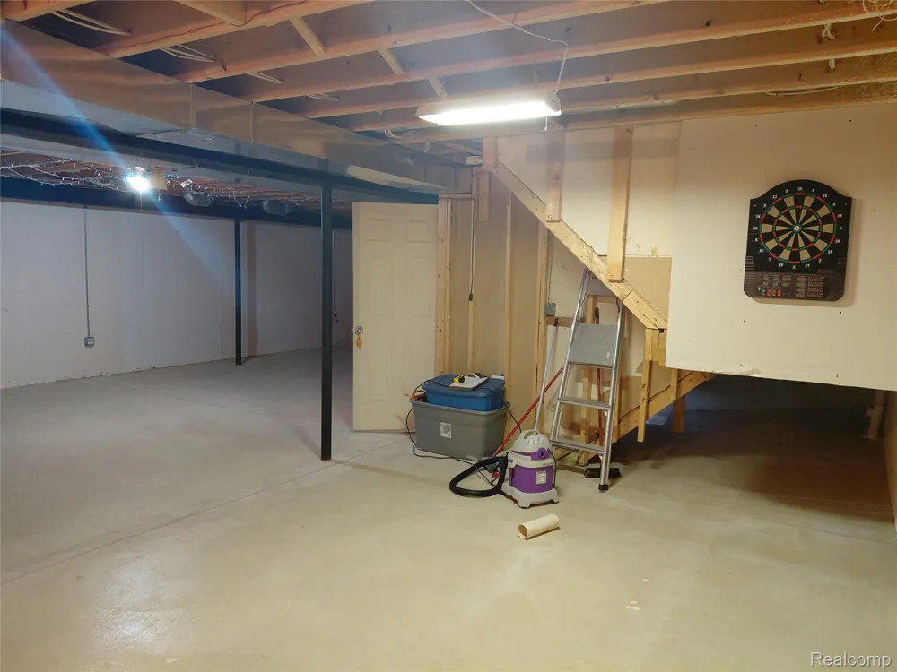 47752 River Woods Drive Canton Charter Township, MI 48188