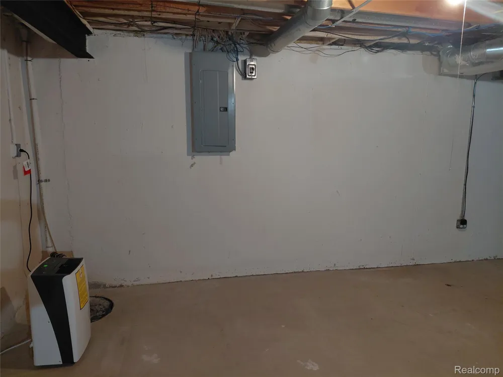 47752 River Woods Drive Canton Charter Township, MI 48188