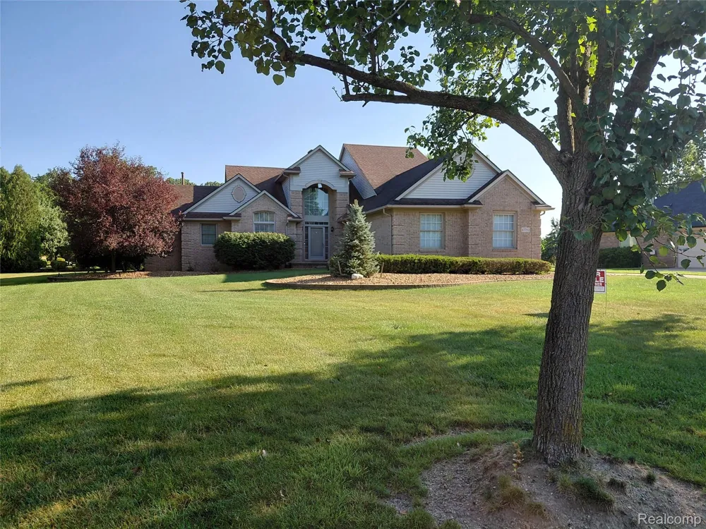 47752 River Woods Drive Canton Charter Township, MI 48188