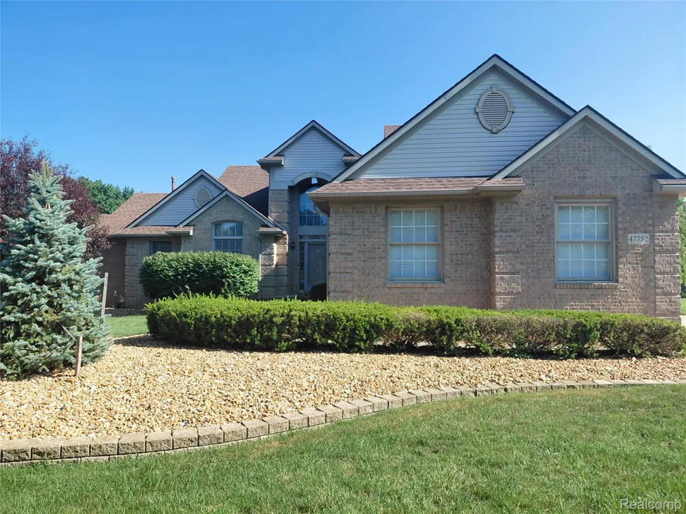47752 River Woods Drive Canton Charter Township, MI 48188