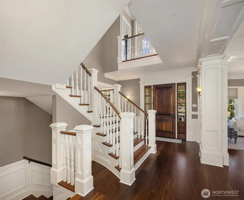 2212 77th Avenue SE Mercer Island, WA 98040