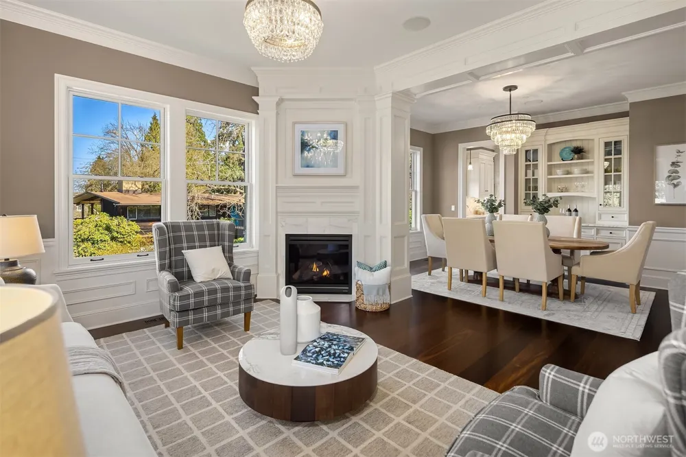 2212 77th Avenue SE Mercer Island, WA 98040