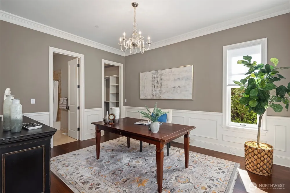2212 77th Avenue SE Mercer Island, WA 98040