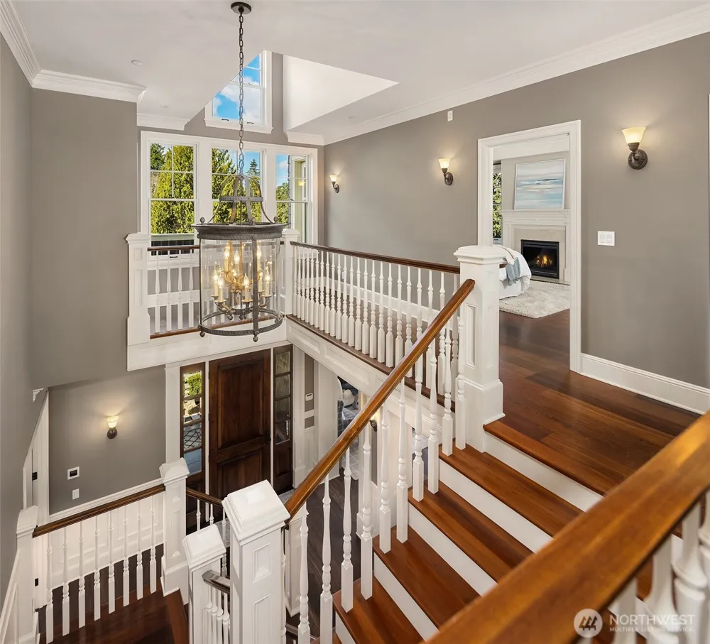 2212 77th Avenue SE Mercer Island, WA 98040